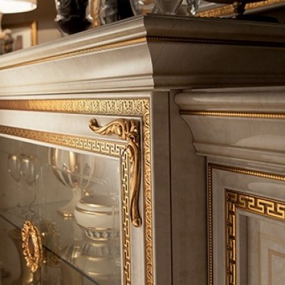  LEONARDO LUX Witryna 4 D z koronką ,ekskluzywny komplet do jadalni z meandrem Versace, włoskie meble 