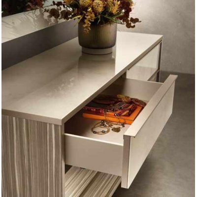  Włoska komoda w połysku krem model luce
